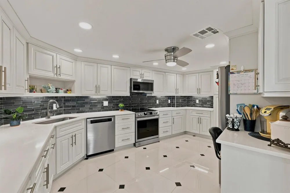 3900 Ocean Drive #4B Lauderdale By The Sea, FL 33308