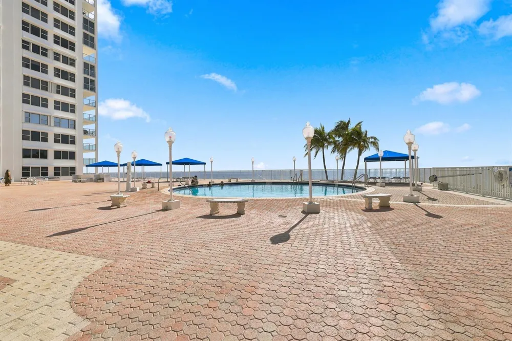 3900 Ocean Drive #4B Lauderdale By The Sea, FL 33308