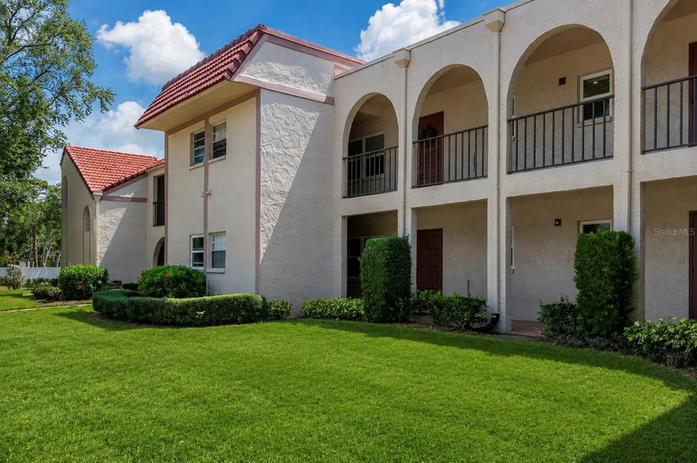 9700 STARKEY ROAD #325 Seminole, FL 33777