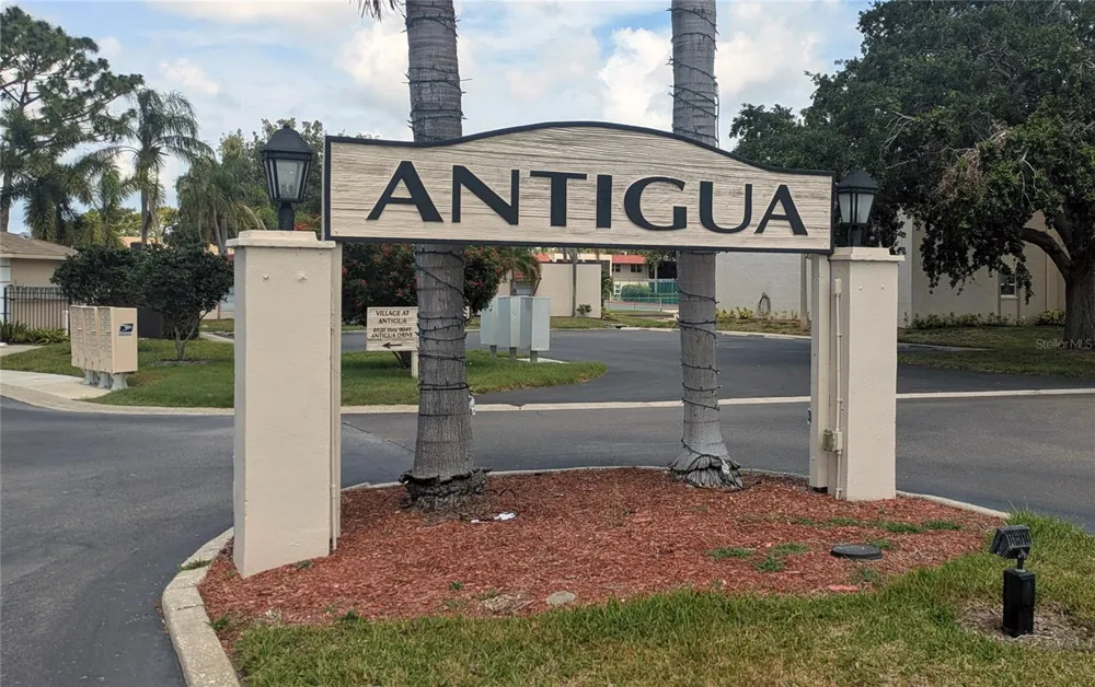9700 STARKEY ROAD #325 Seminole, FL 33777