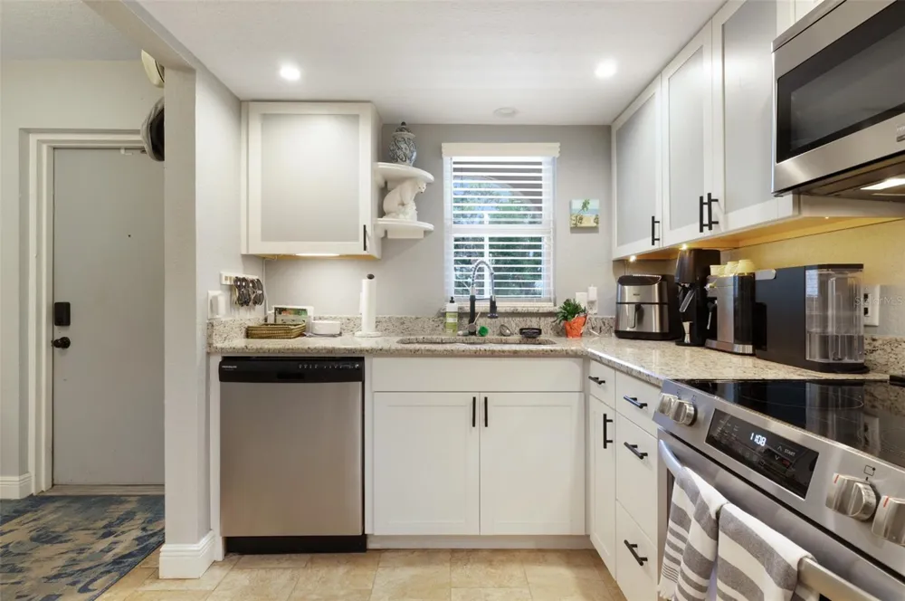 9700 STARKEY ROAD #325 Seminole, FL 33777