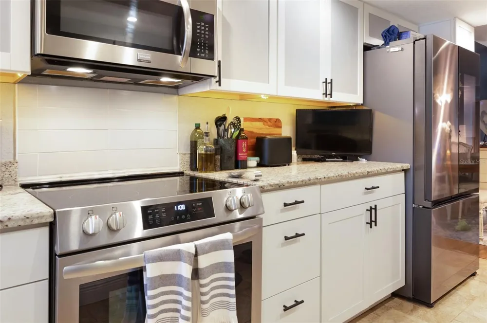 9700 STARKEY ROAD #325 Seminole, FL 33777