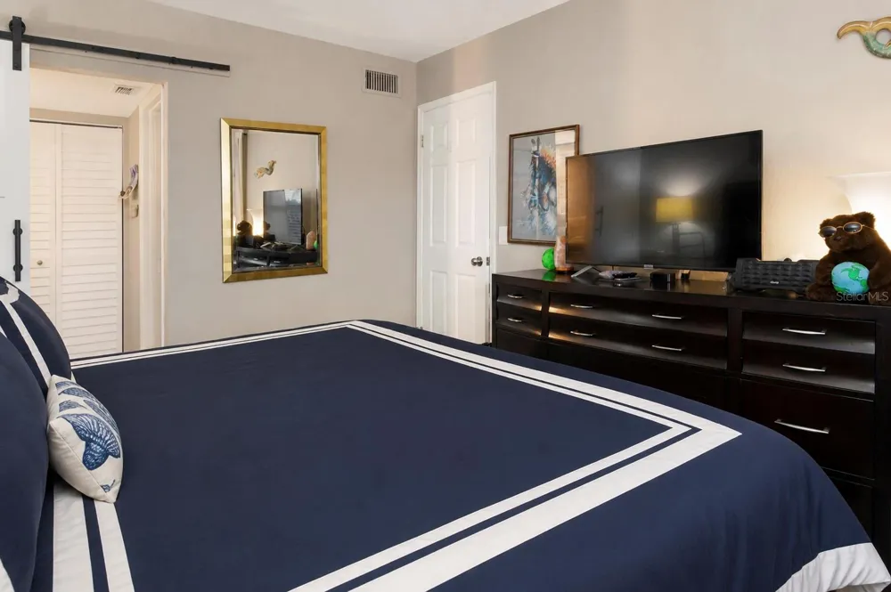 9700 STARKEY ROAD #325 Seminole, FL 33777