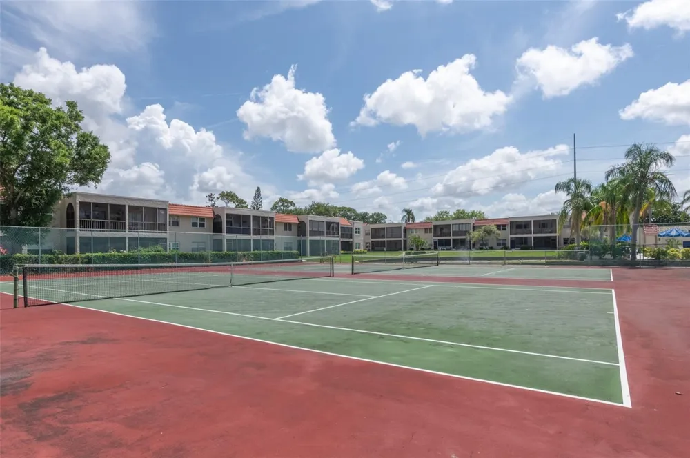 9700 STARKEY ROAD #325 Seminole, FL 33777