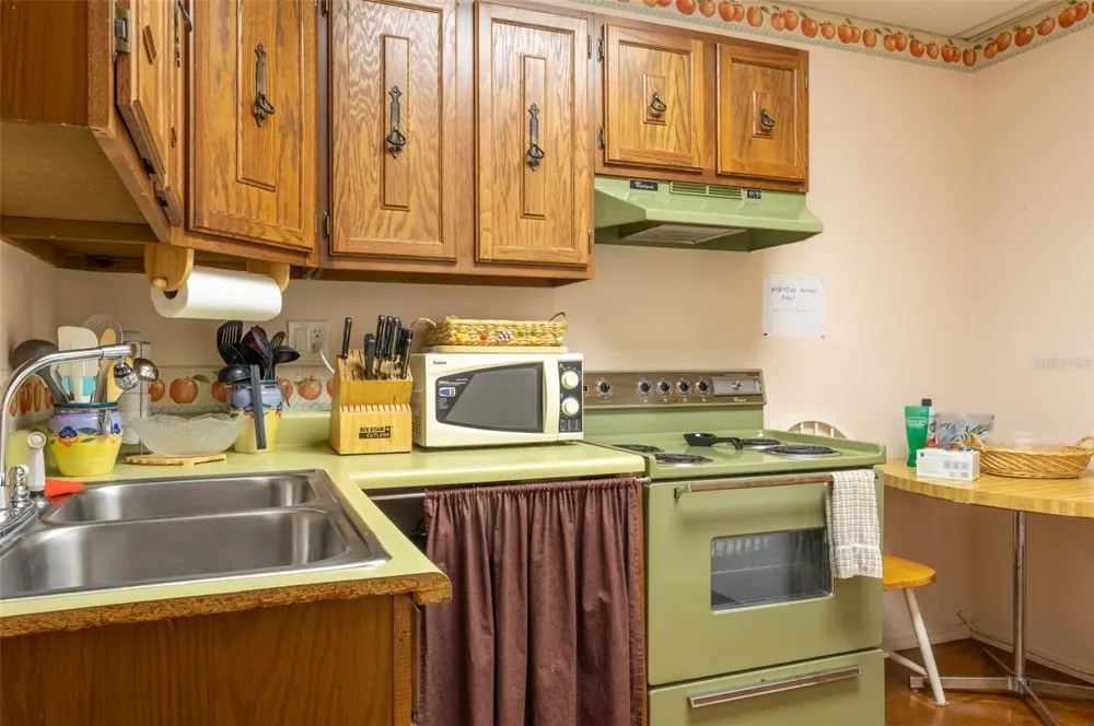 9700 STARKEY ROAD #325 Seminole, FL 33777