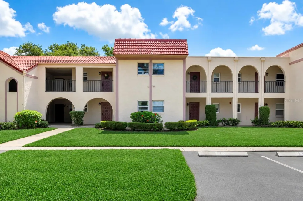 9700 STARKEY ROAD #325 Seminole, FL 33777