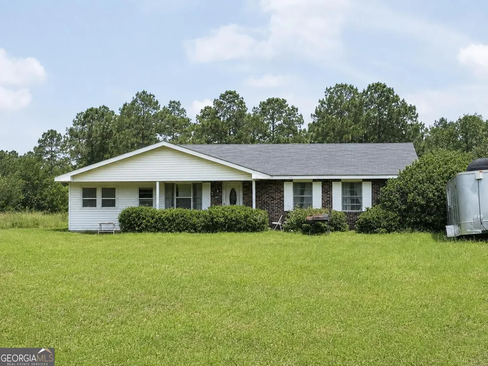 1229 NE Maryann Prescott RD Glennville, GA 30427