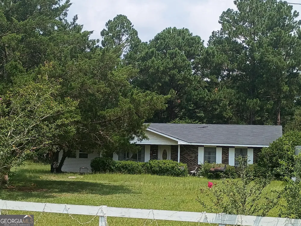 1229 NE Maryann Prescott RD Glennville, GA 30427
