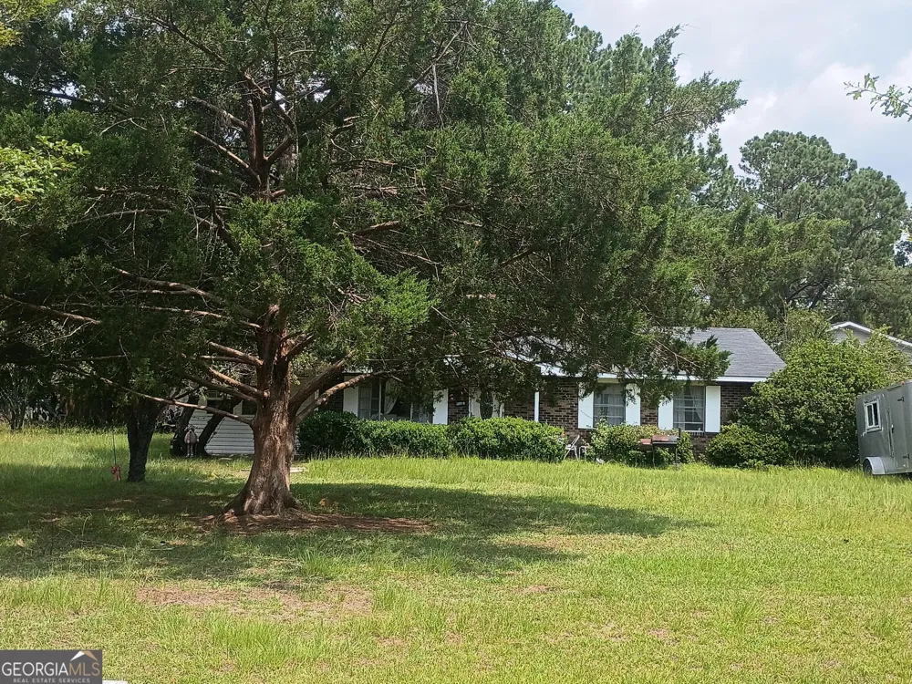 1229 NE Maryann Prescott RD Glennville, GA 30427