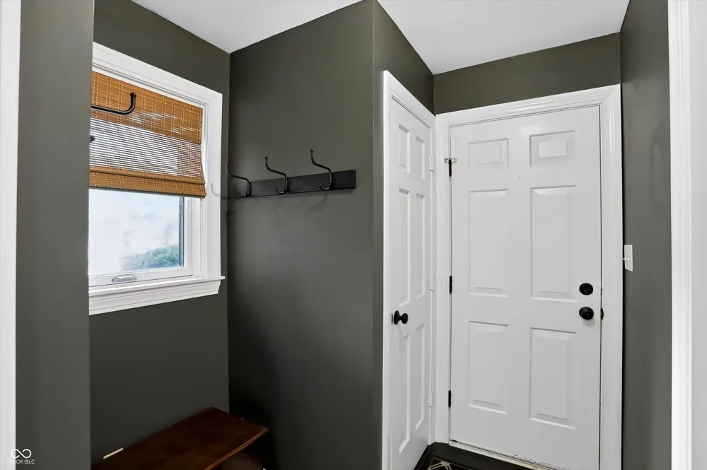 1210 Governors Lane Zionsville, IN 46077