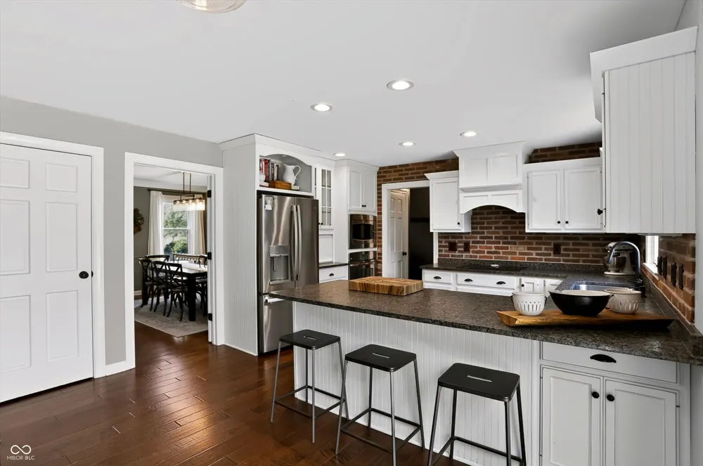 1210 Governors Lane Zionsville, IN 46077