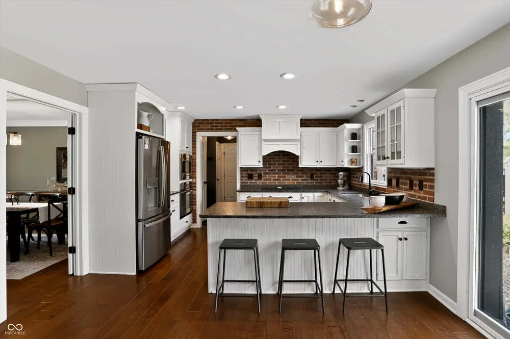 1210 Governors Lane Zionsville, IN 46077