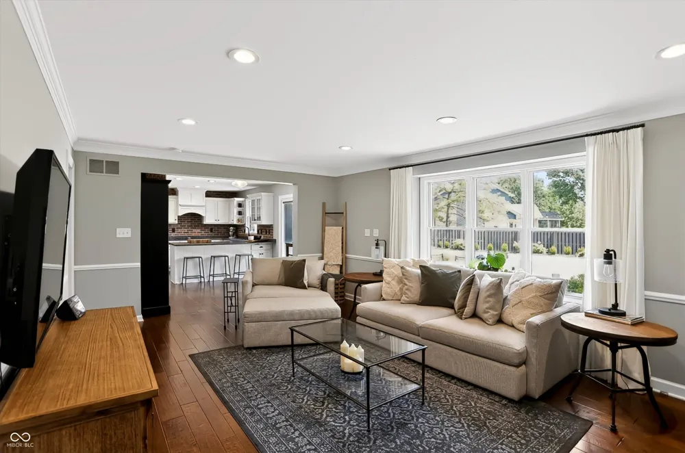 1210 Governors Lane Zionsville, IN 46077