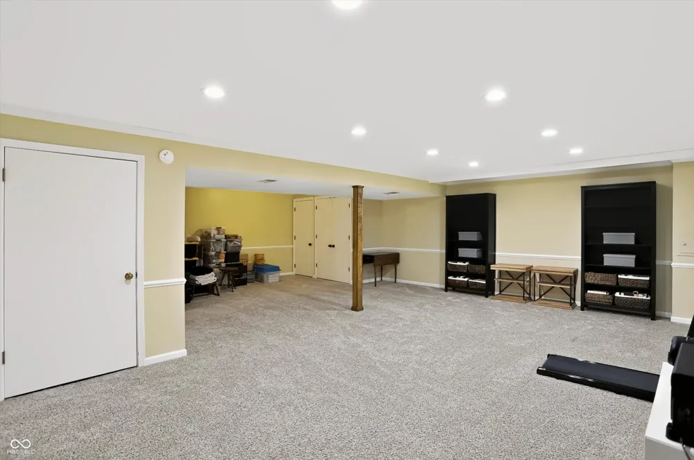 1210 Governors Lane Zionsville, IN 46077