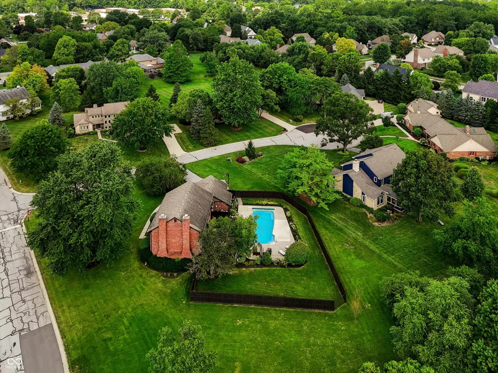 1210 Governors Lane Zionsville, IN 46077