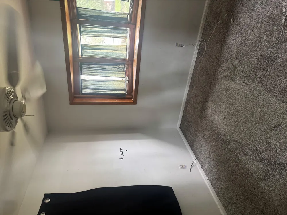 21810 Schroeder Avenue W Eastpointe City, MI 48021