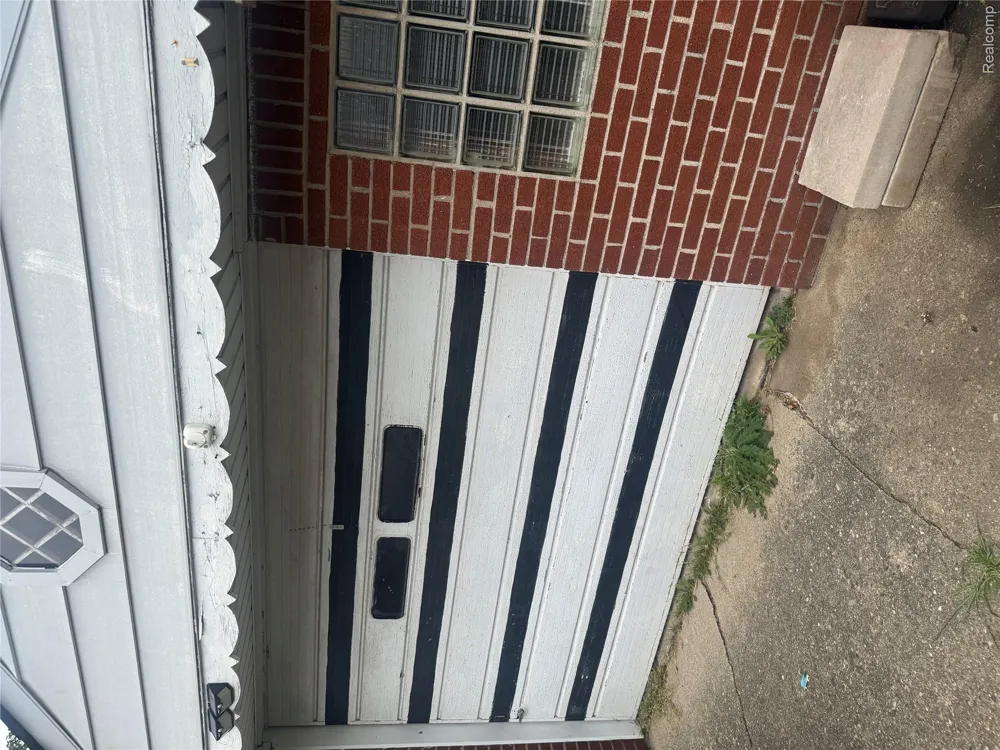 21810 Schroeder Avenue W Eastpointe City, MI 48021