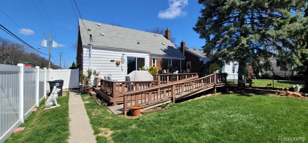 14301 MANHATTAN STREET Oak Park City, MI 48237