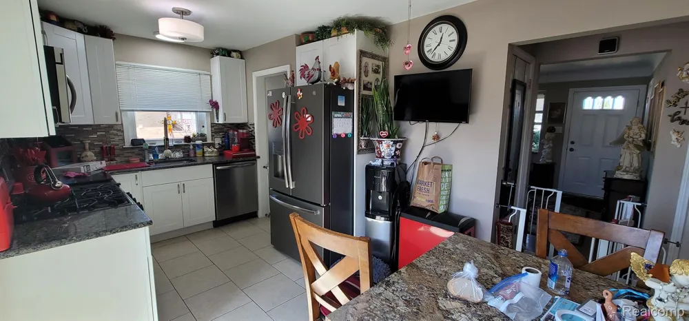 14301 MANHATTAN STREET Oak Park City, MI 48237