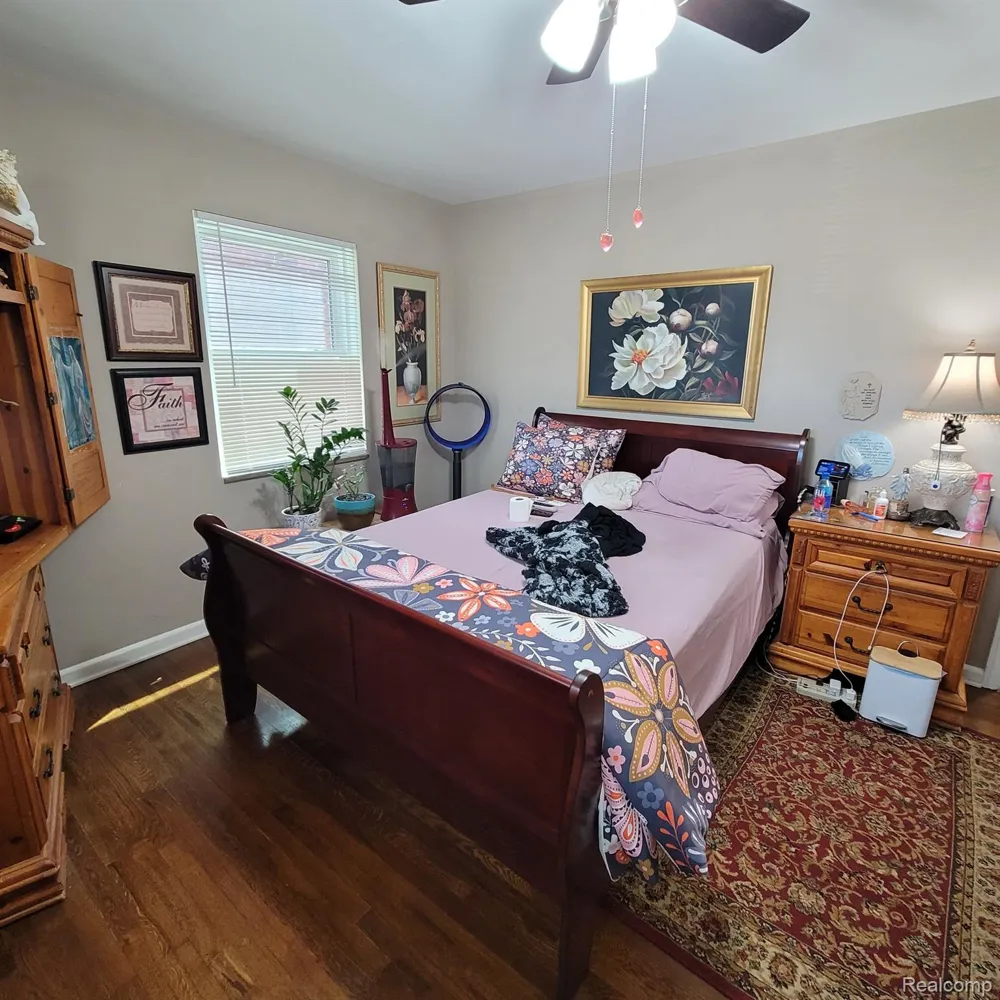 14301 MANHATTAN STREET Oak Park City, MI 48237