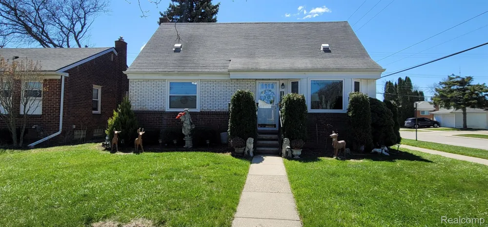 14301 MANHATTAN STREET Oak Park City, MI 48237