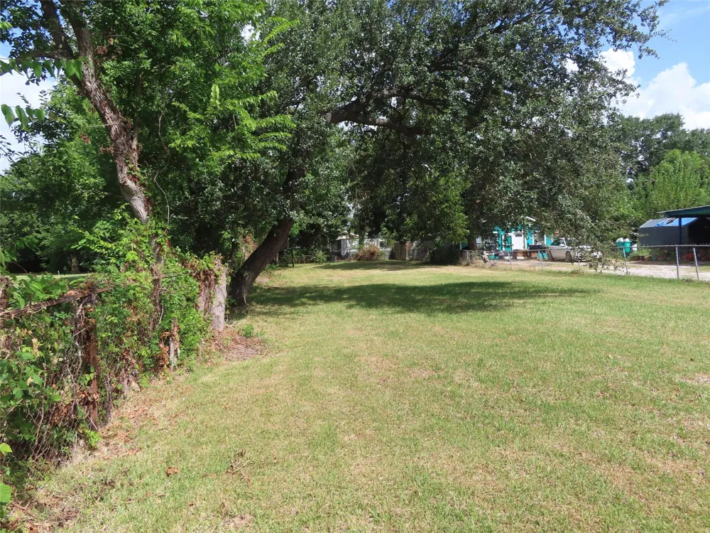 2107 Maryland Street Baytown, TX 77520