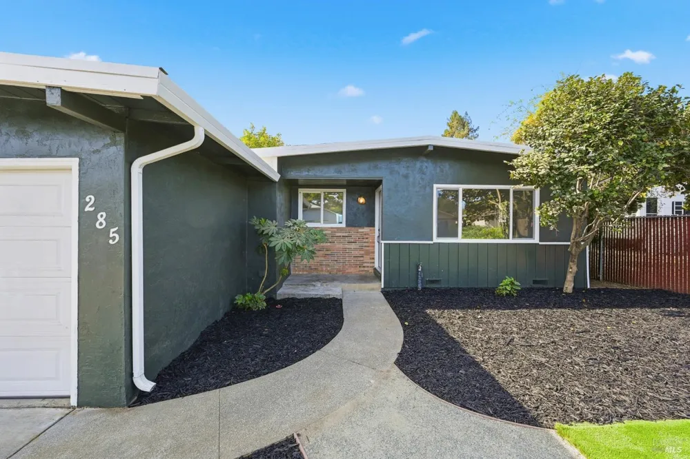 285 Hemlock Street Vacaville, CA 95688