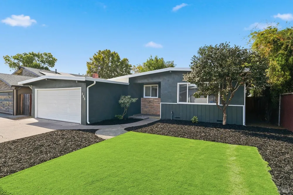 285 Hemlock Street Vacaville, CA 95688