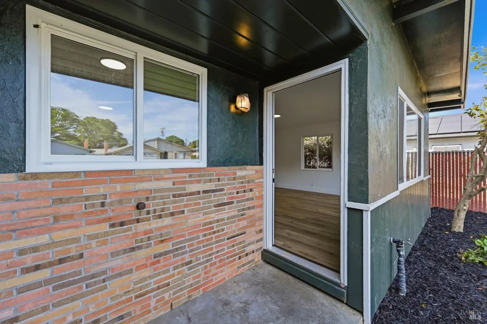 285 Hemlock Street Vacaville, CA 95688