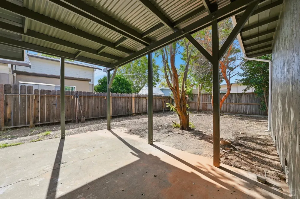 285 Hemlock Street Vacaville, CA 95688