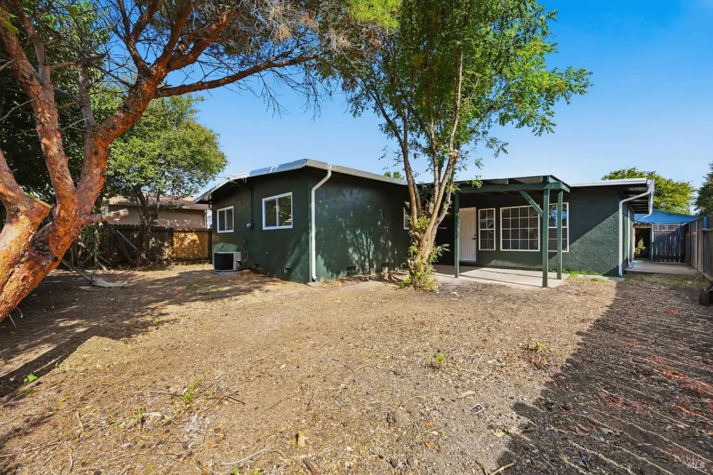 285 Hemlock Street Vacaville, CA 95688