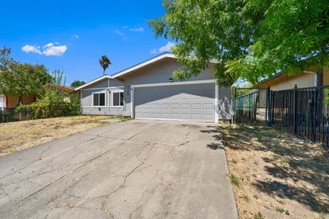 2729 Toy Avenue