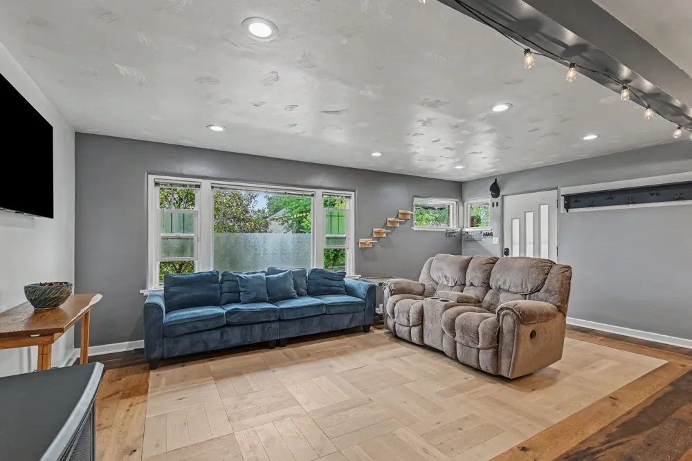 32 Cherry Street Holland City, MI 49423