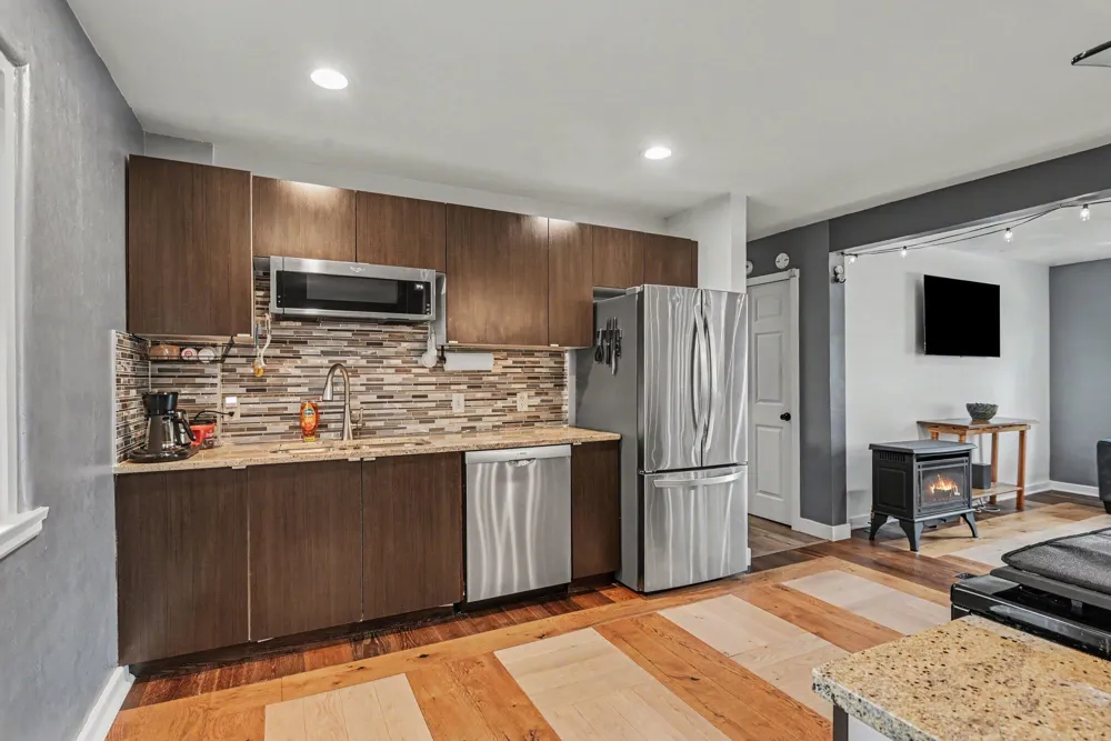 32 Cherry Street Holland City, MI 49423
