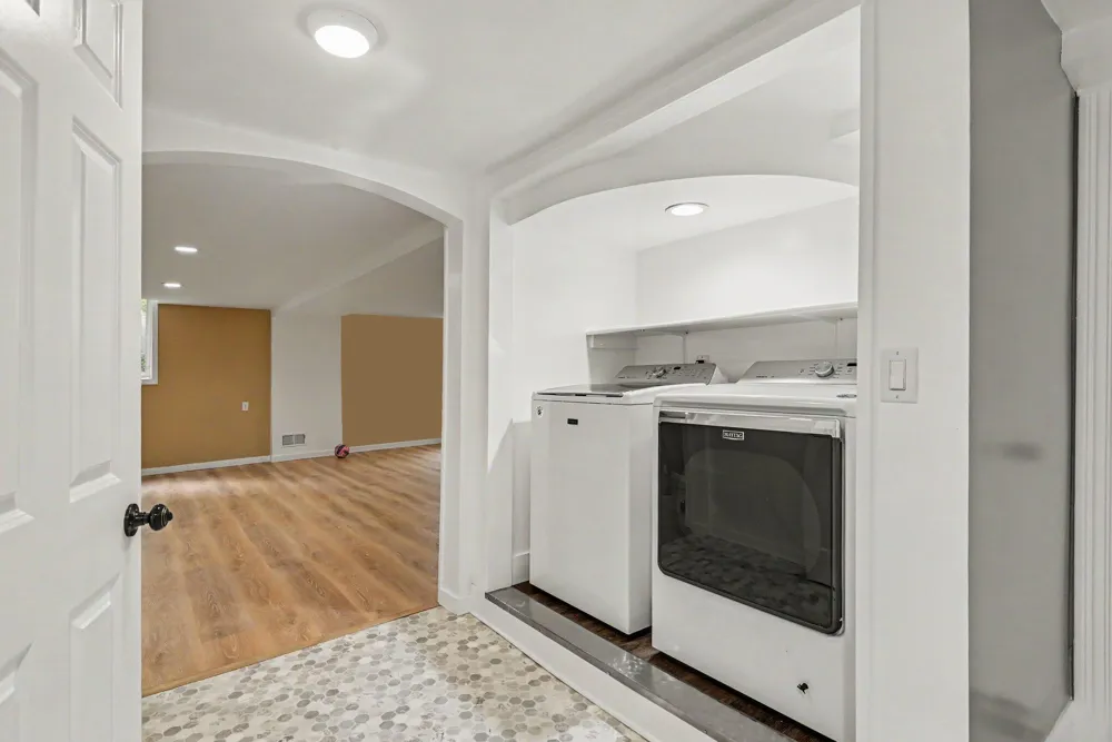 32 Cherry Street Holland City, MI 49423