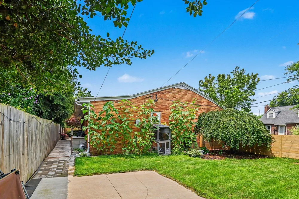 32 Cherry Street Holland City, MI 49423