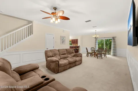 622 Cedar Side Circle NE