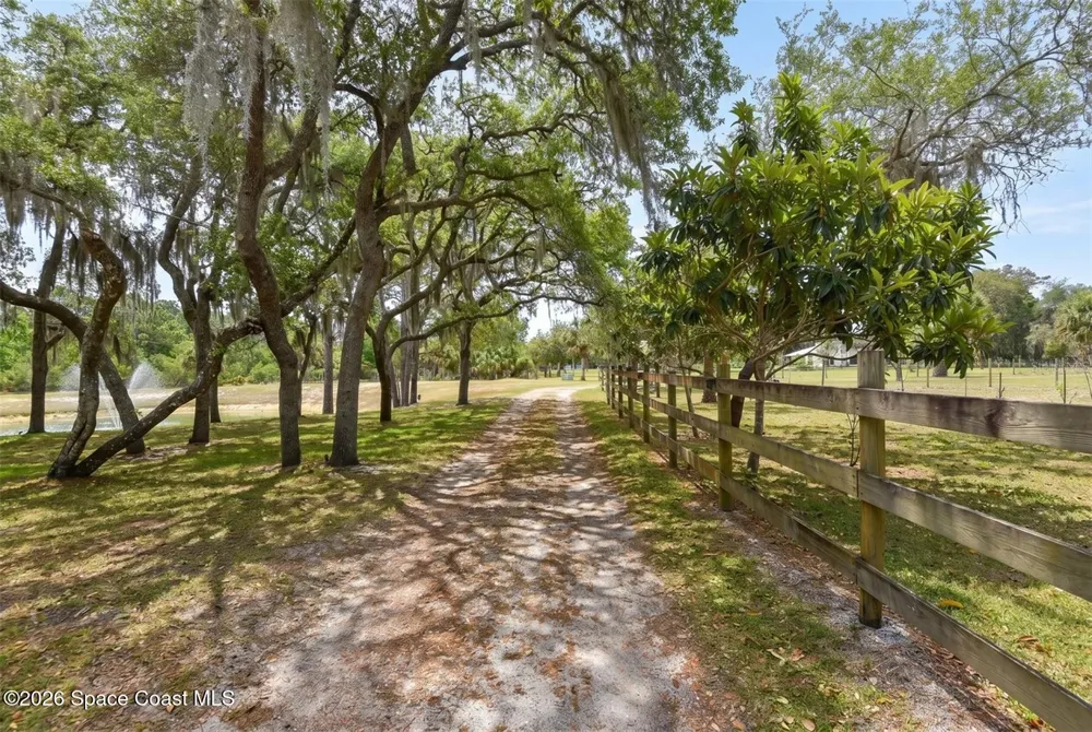 1851 Maytown Road Oak Hill, FL 32759