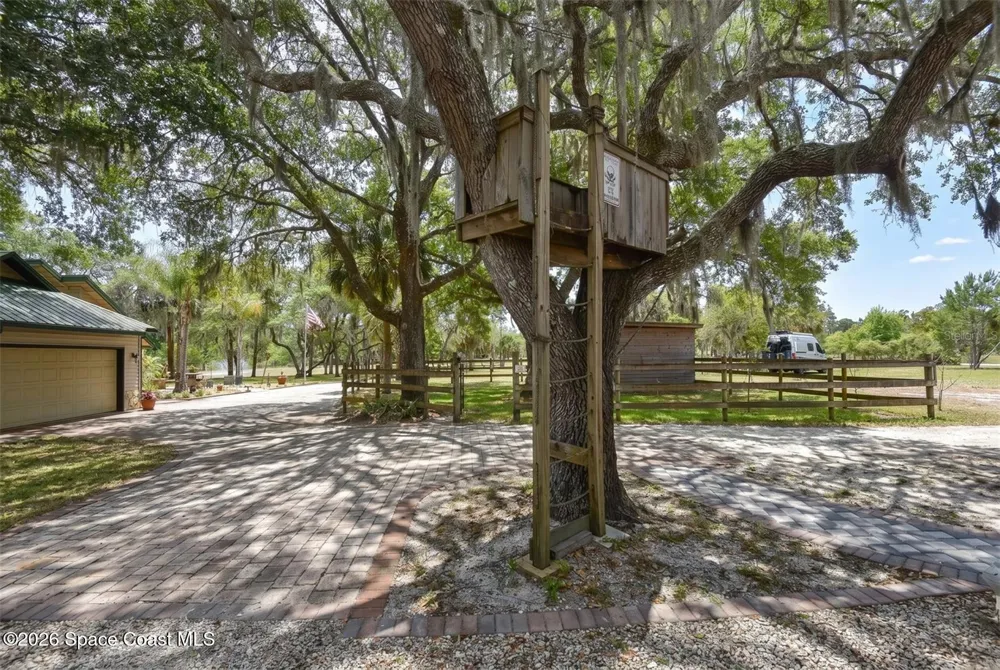 1851 Maytown Road Oak Hill, FL 32759