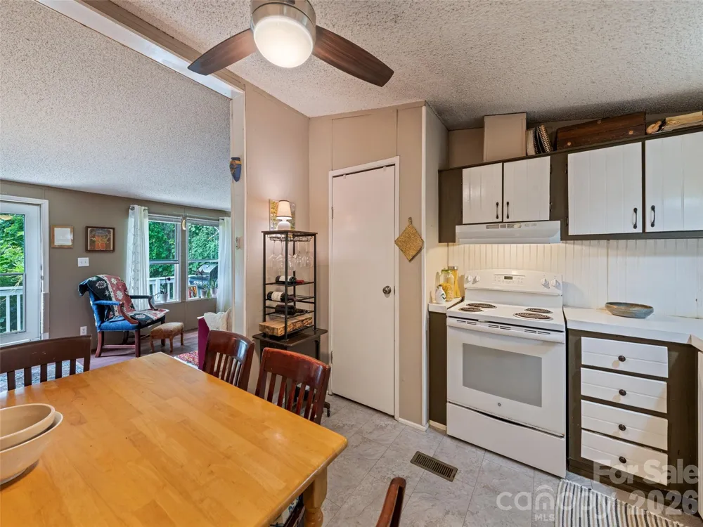 180 Hidden Meadow Drive Candler, NC 28715