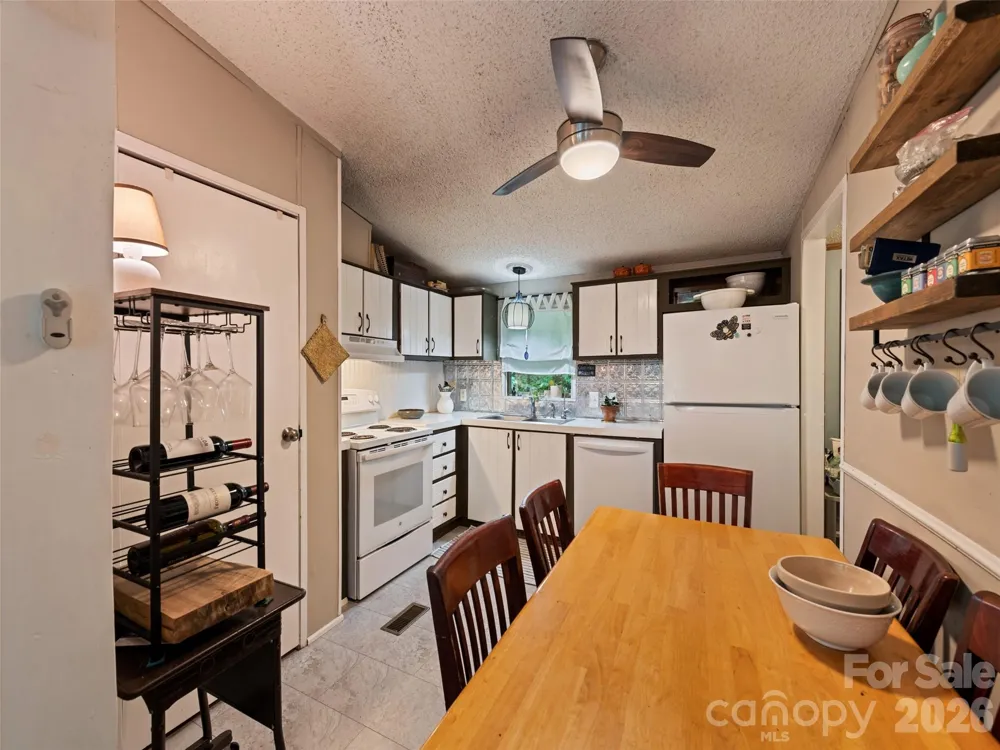 180 Hidden Meadow Drive Candler, NC 28715