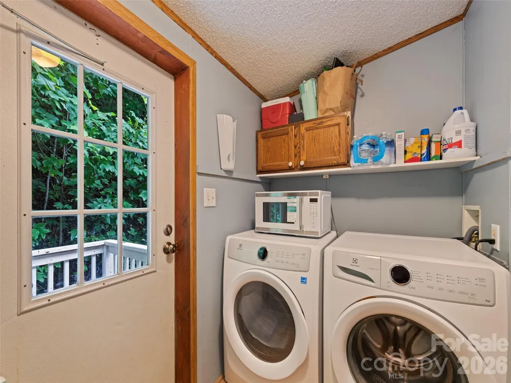 180 Hidden Meadow Drive Candler, NC 28715