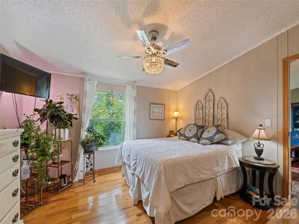 180 Hidden Meadow Drive Candler, NC 28715