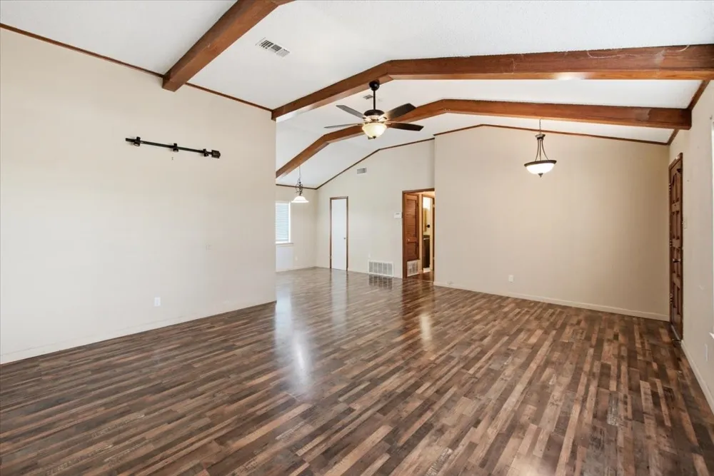 710 E Avenue A Rosebud, TX 76570