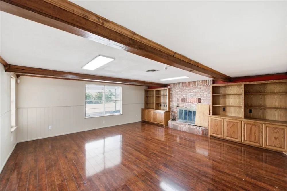 710 E Avenue A Rosebud, TX 76570