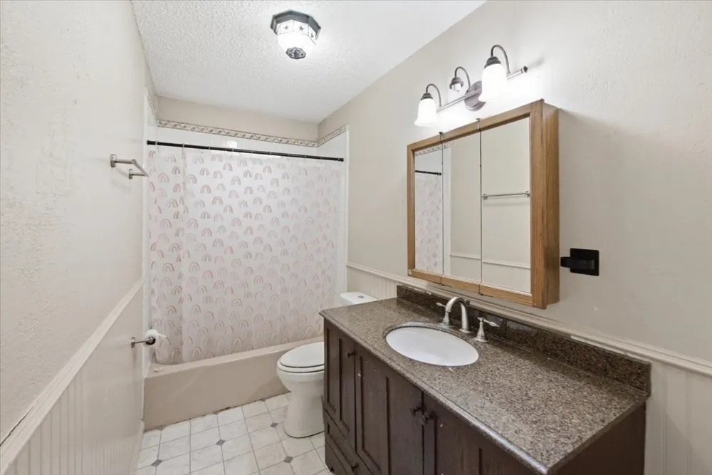 710 E Avenue A Rosebud, TX 76570