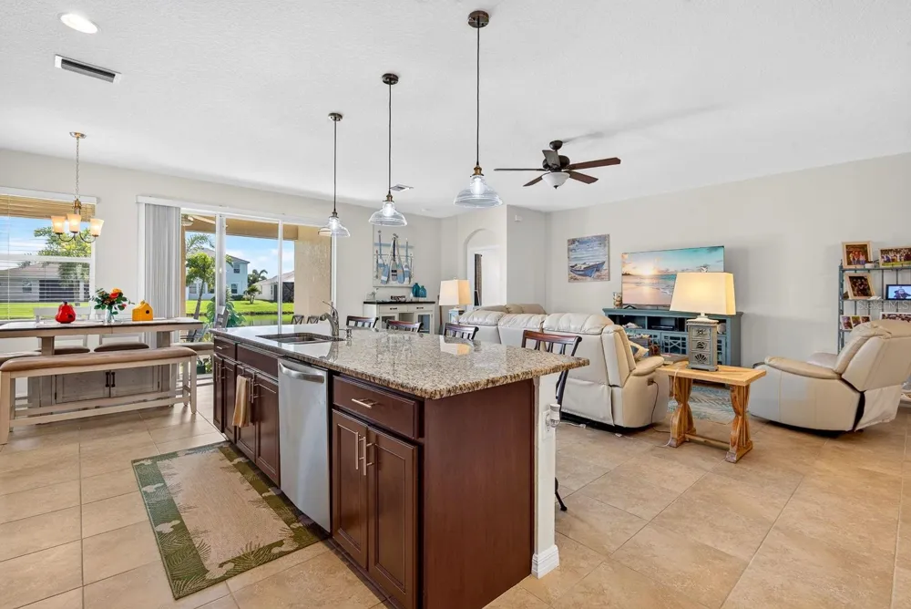 6435 DEVESTA LOOP Palmetto, FL 34221