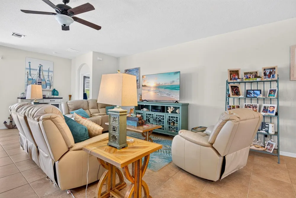 6435 DEVESTA LOOP Palmetto, FL 34221