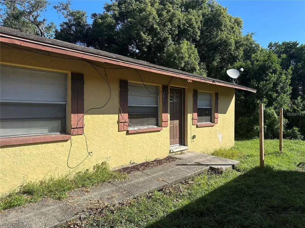8203 KLONDYKE STREET #B Tampa, FL 33604