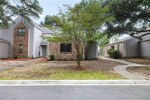 2518 Cross Timbers Drive